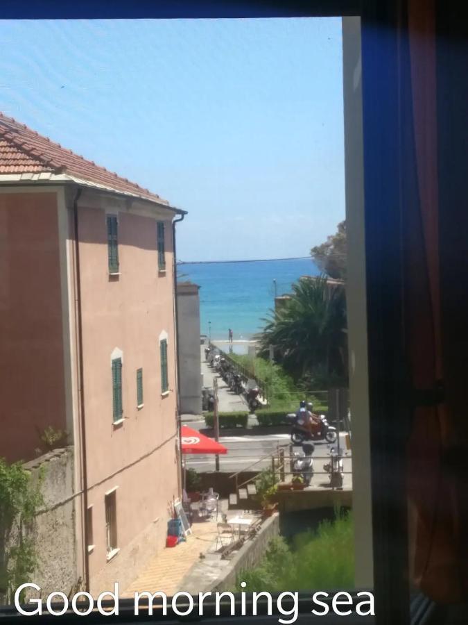 House Of Fly With Sea View, Front The Beach Savone Extérieur photo